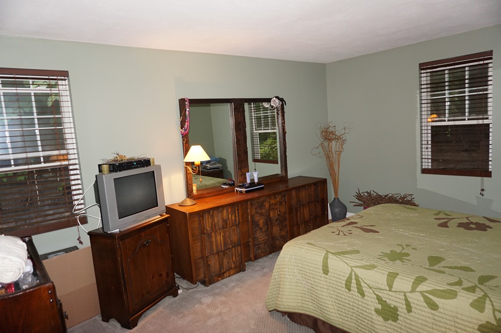 3 Gates Road Worcester, MA 01603 - Photo 5 of 8 Gallery Image 5