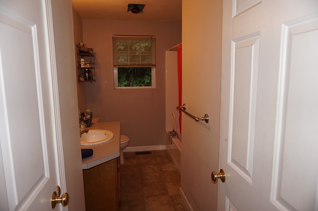 3 Gates Road Worcester, MA 01603 - Photo 6 of 8 Gallery Image 6