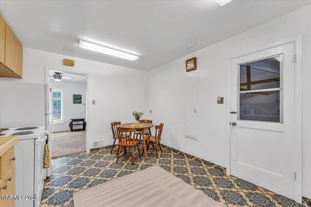 725 Wilkinson Avenue Reno, NV 89502 - Photo 9 of 29 11-725 Wilkinson Ave Reno NV 89502 (11 o
