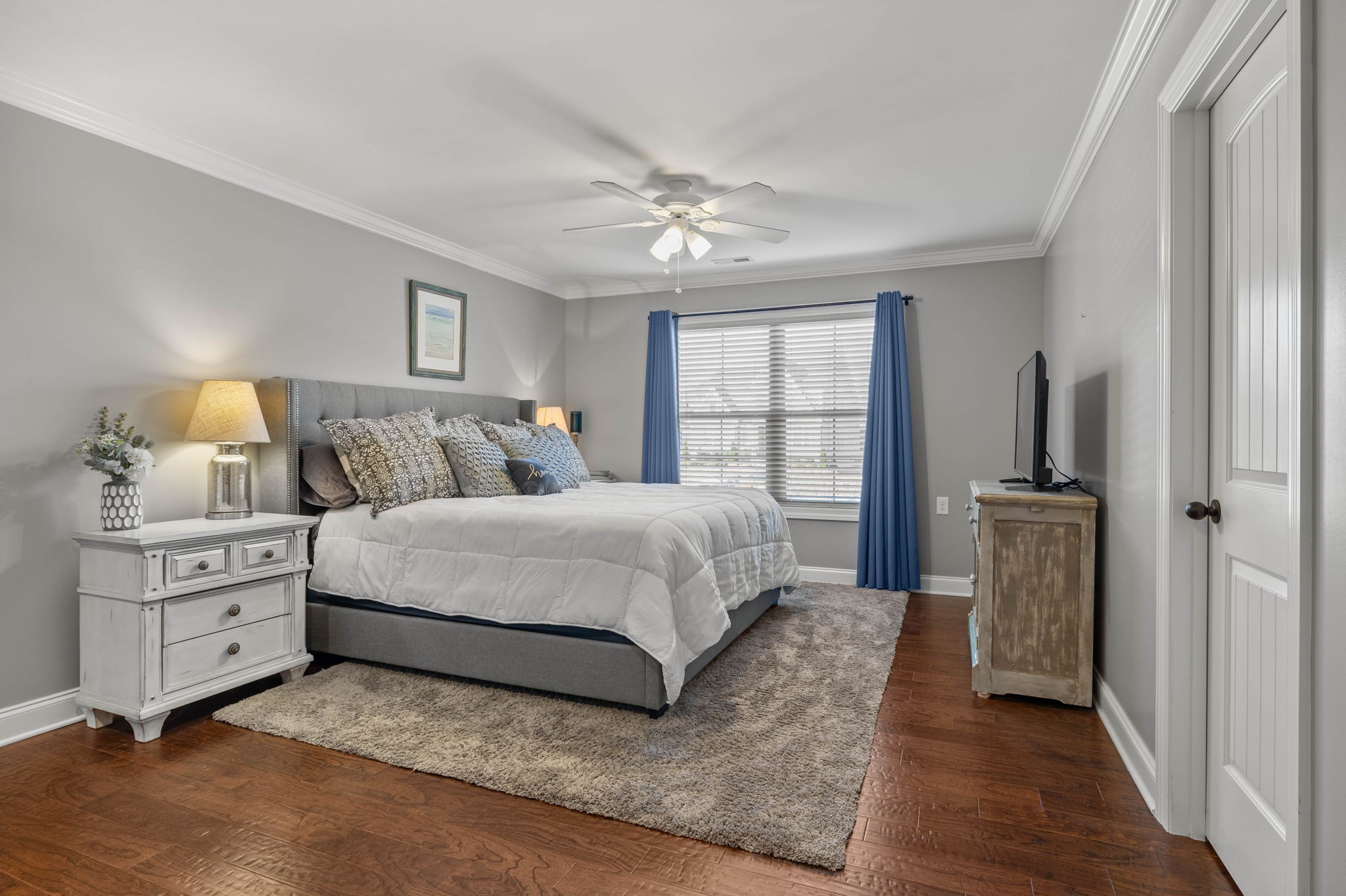 312 Cedar Street Lebanon, TN 37087 - Photo 33 of 69 a bedroom with a large bed and a window