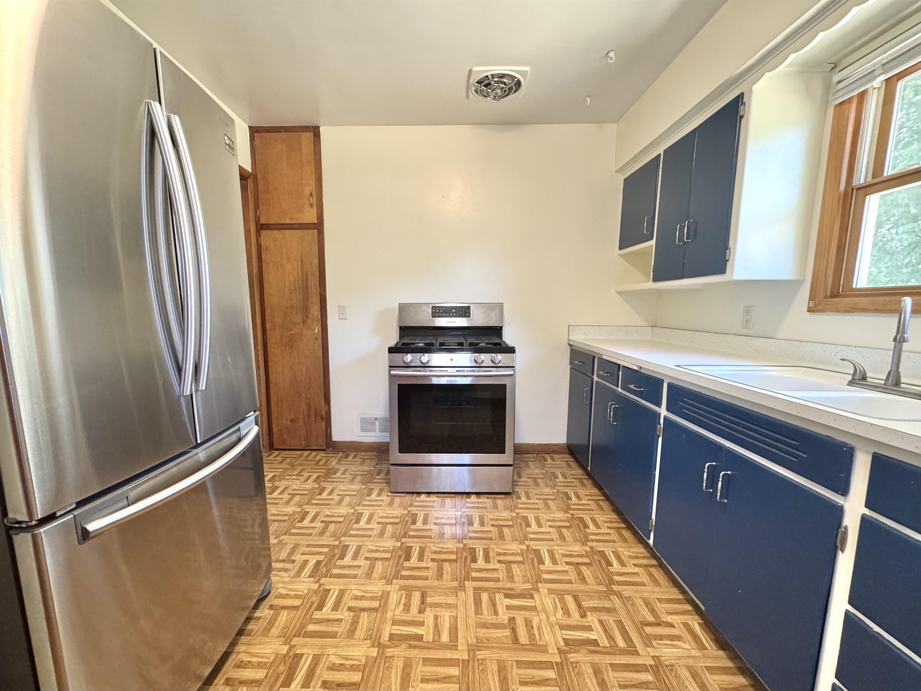 222 South Midvale Boulevard Madison, WI 53705 - Photo 16 of 38