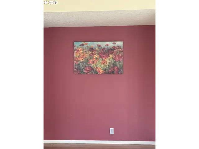 a picture of a wall with a wall