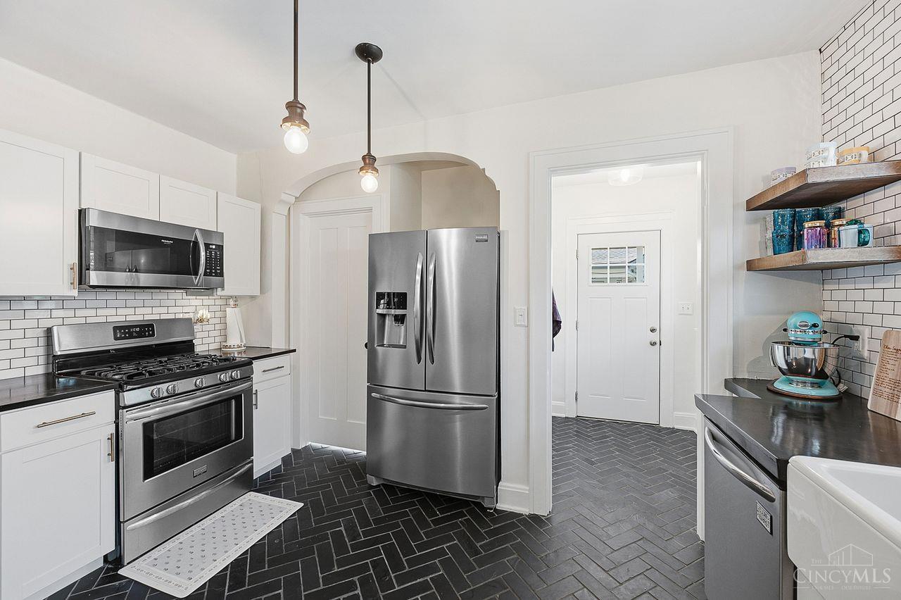 6244 Montgomery Road Cincinnati, OH 45213 - Photo 13 of 40 Gallery Image 13