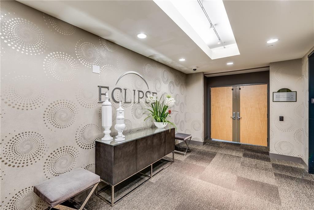 250 Pharr Road Northeast, Unit 1816 Atlanta, GA 30305 - Photo 35 of 36 a living room with furniture