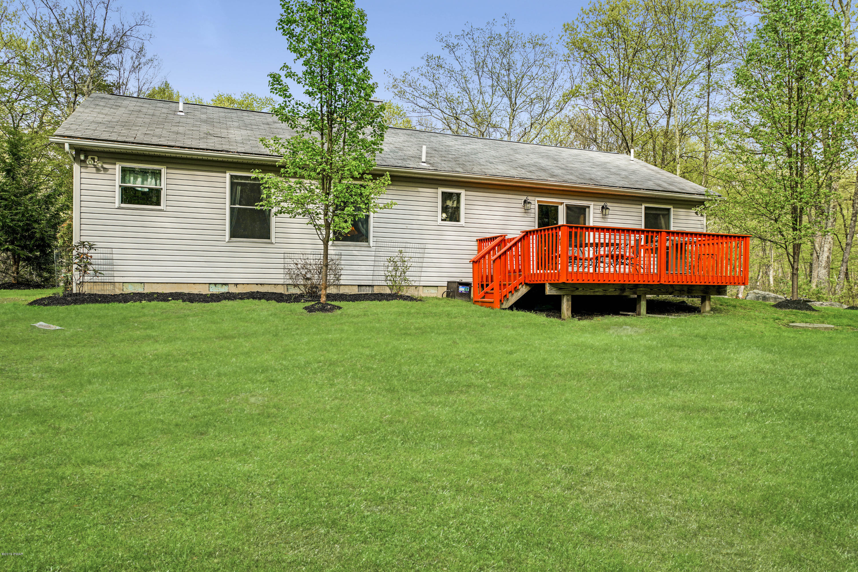 106 Beach Road Shohola, PA 18458 - Photo 20 of 23 uwusf0p5difb3apwi85giwt4ue45qe595f98q9e0