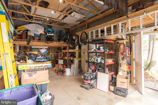 a view of a car in front of a house