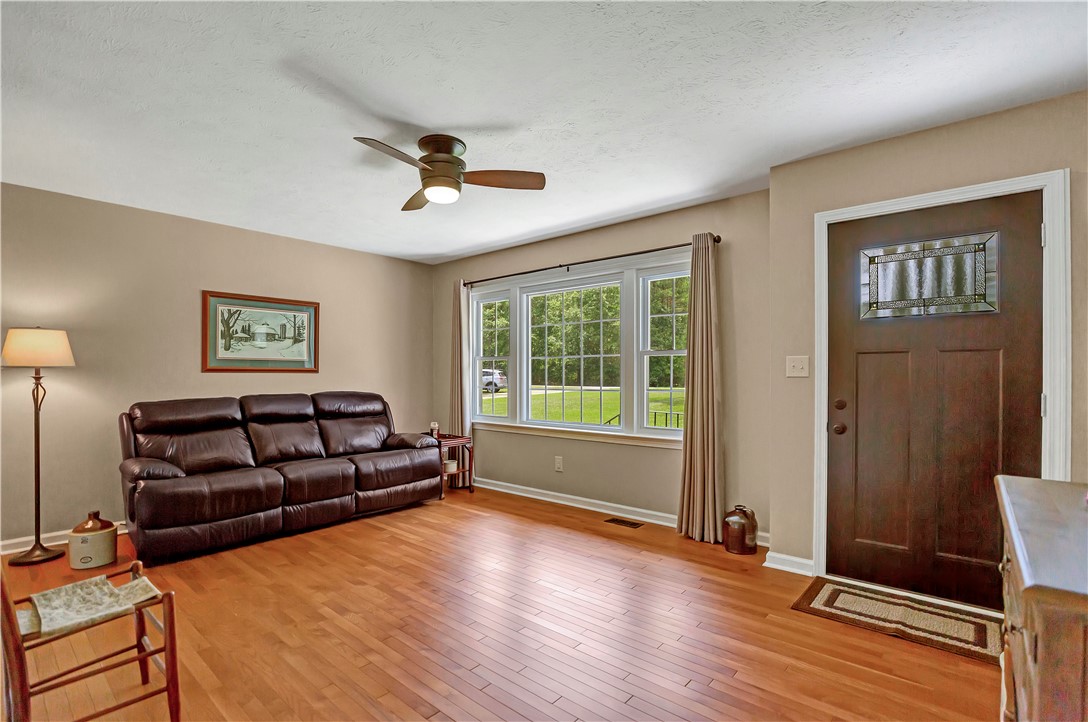 579 McElrath Road Starr, SC 29684 - Photo 3 of 30