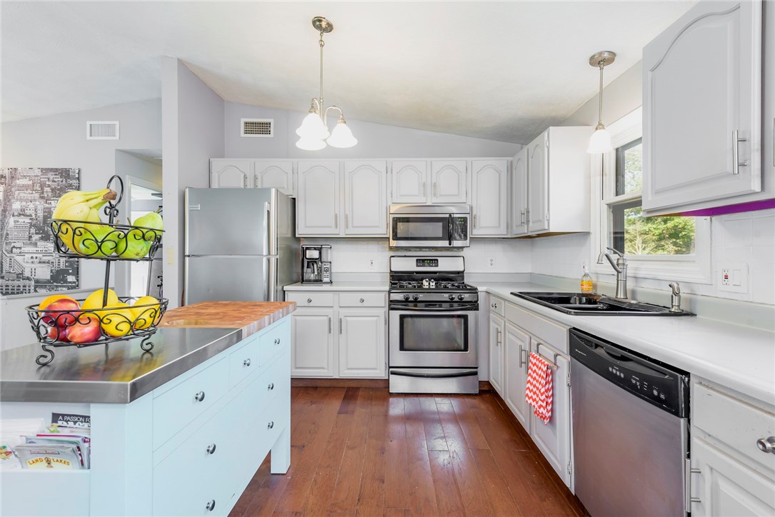 25 Beaver Road Barrington, RI 02806 - Photo 7 of 21