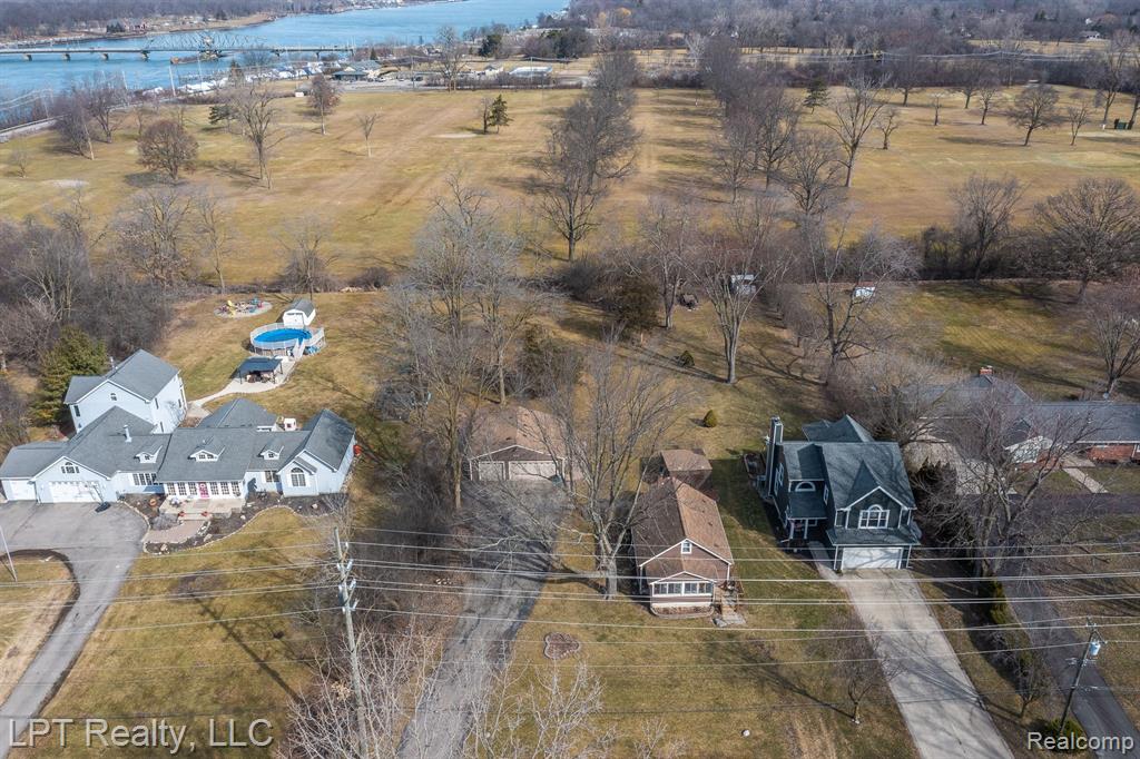 10440 Ruthmere Avenue Grosse Ile, MI 48138 - Photo 18 of 20 Gallery Image 18