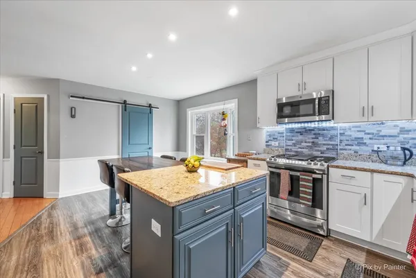 $499,900 | 515 Surrey Ridge Drive, Cary, IL 60013