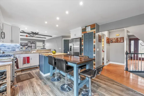 $499,900 | 515 Surrey Ridge Drive, Cary, IL 60013