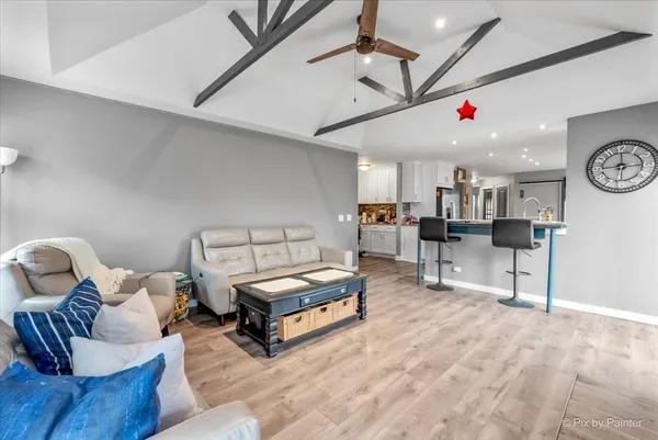 $499,900 | 515 Surrey Ridge Drive, Cary, IL 60013