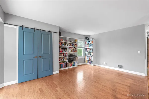 $499,900 | 515 Surrey Ridge Drive, Cary, IL 60013