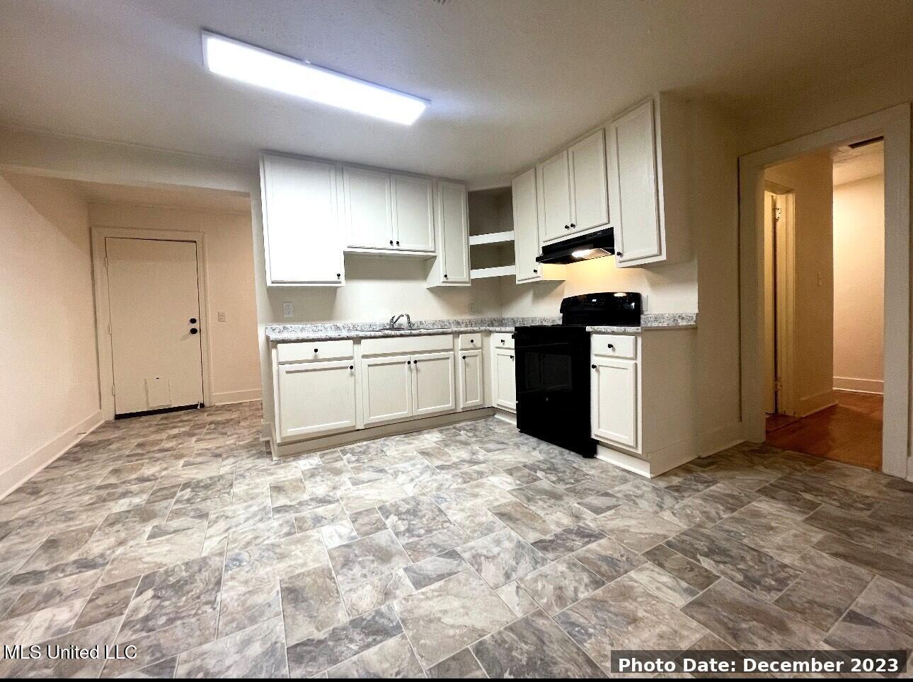 751 Woodbury Road Jackson, MS 39206 - Photo 2 of 9 751_Londonderry_03_Kitchen_Wide