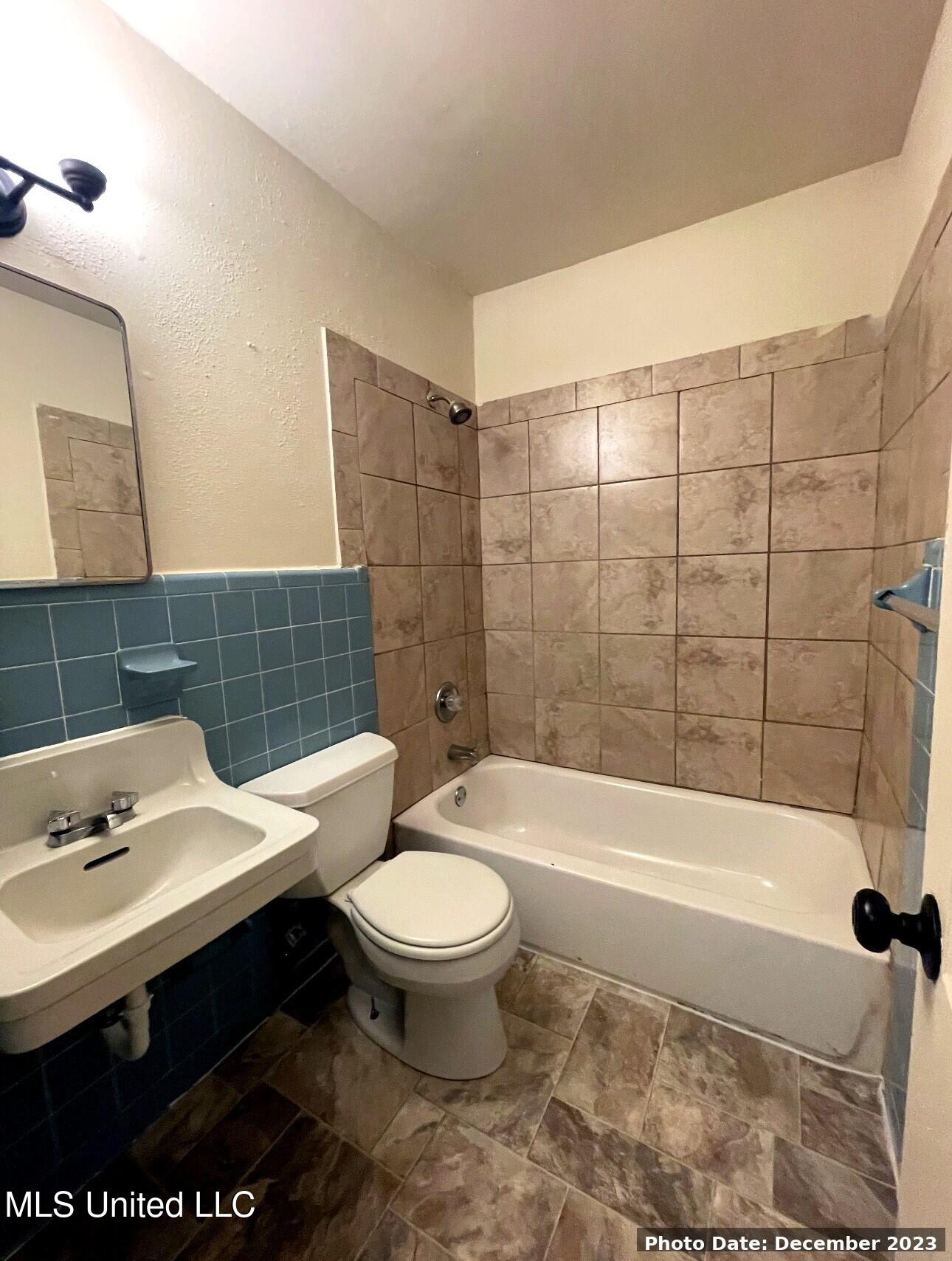 751 Woodbury Road Jackson, MS 39206 - Photo 5 of 9 751_Londonderry_08_Kitchen_Stove