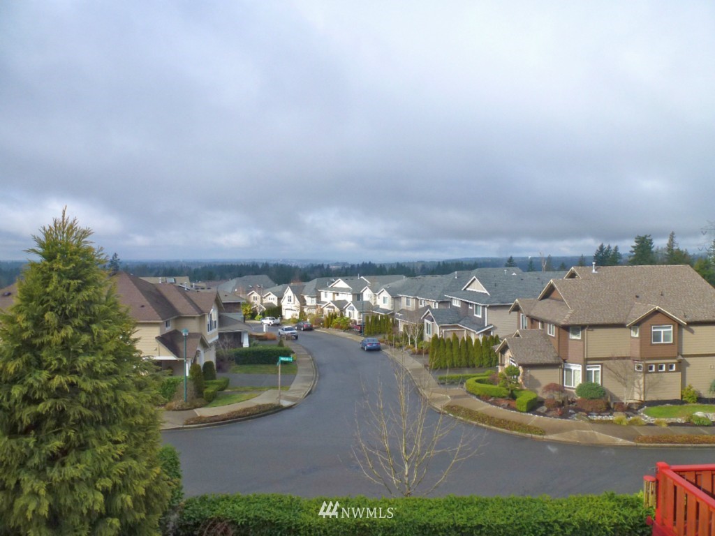 16637 Southeast 168th Terrace Renton, WA 98058 - Photo 2 of 15