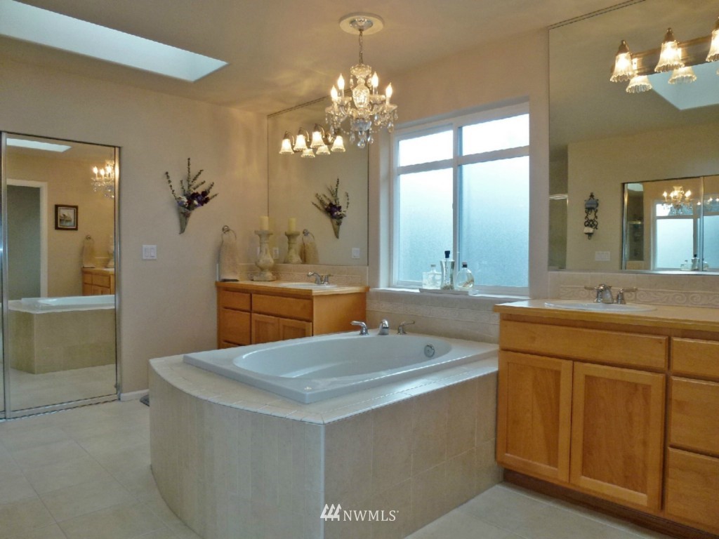 16637 Southeast 168th Terrace Renton, WA 98058 - Photo 11 of 15