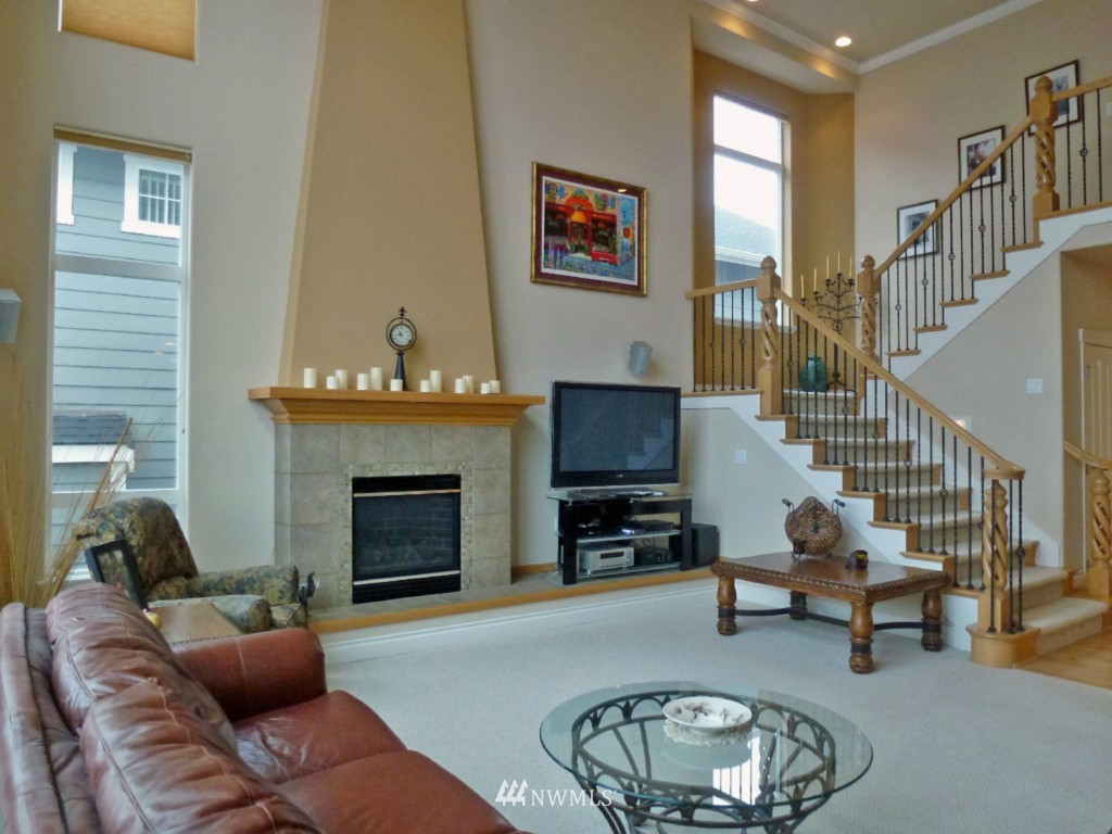 16637 Southeast 168th Terrace Renton, WA 98058 - Photo 4 of 15