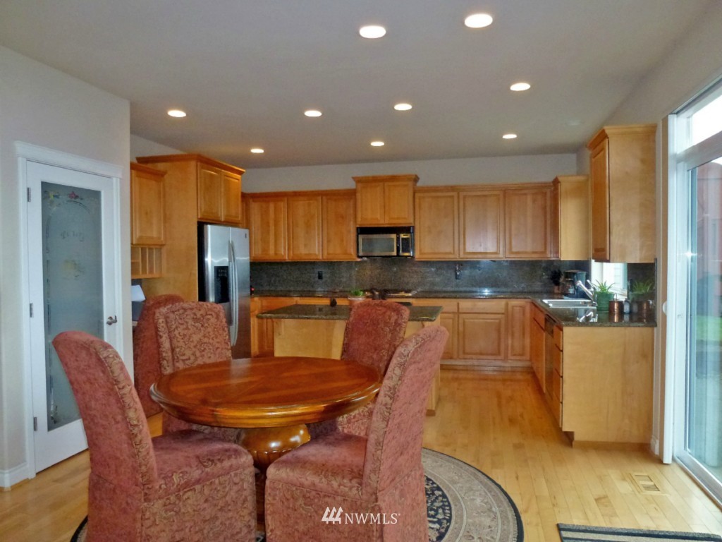 16637 Southeast 168th Terrace Renton, WA 98058 - Photo 7 of 15