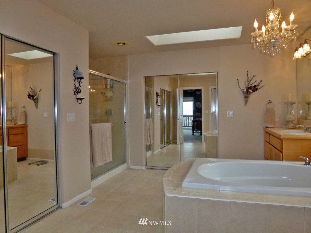 16637 Southeast 168th Terrace Renton, WA 98058 - Photo 10 of 15