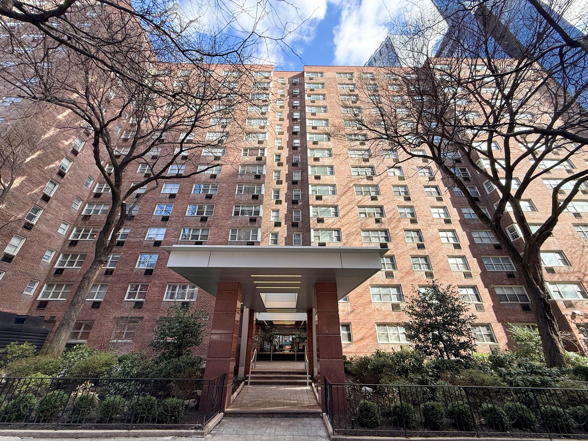 345 West 58th Street, Unit 6SS Manhattan, NY 10019 - Photo 10 of 17