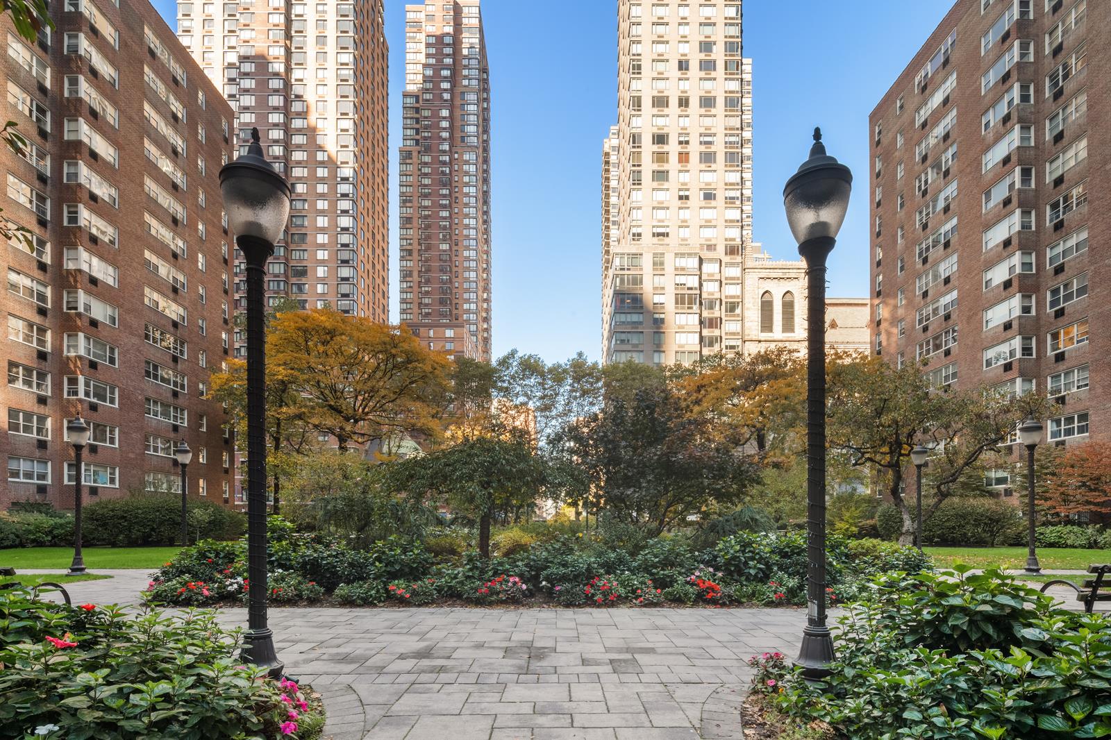 345 West 58th Street, Unit 6SS Manhattan, NY 10019 - Photo 7 of 17