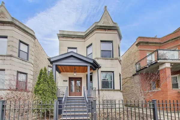 $750,000 | 2519 West Iowa Street, Chicago, IL 60622