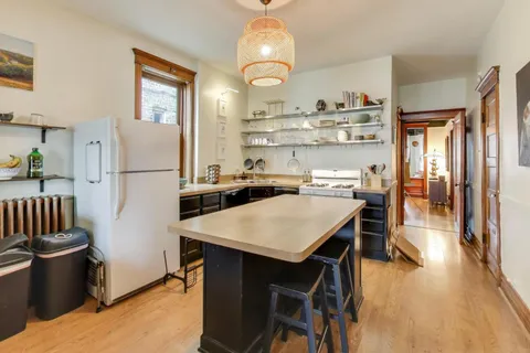 $750,000 | 2519 West Iowa Street, Chicago, IL 60622