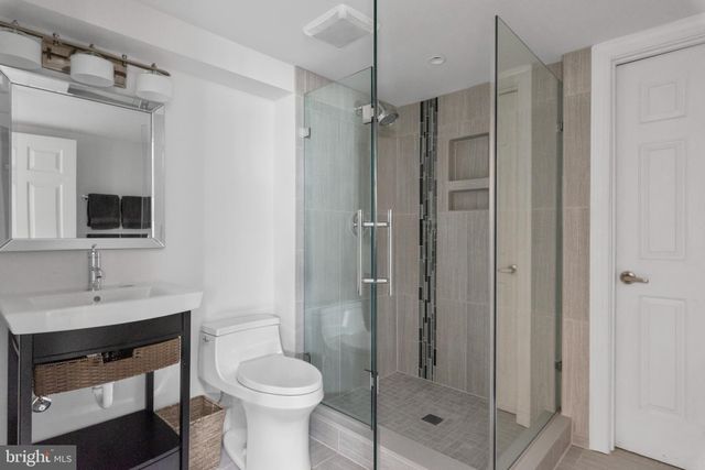 $3,075,000 | 8 North Acton Place, Annapolis, MD 21401