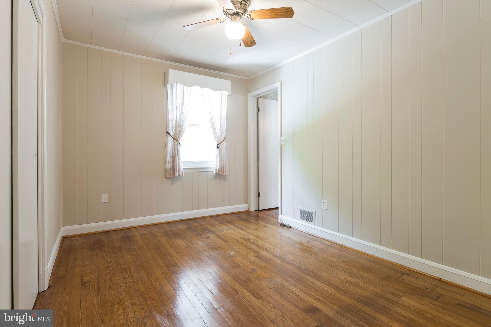 409 Waveland Road Baltimore, MD 21228 - Photo 15 of 38