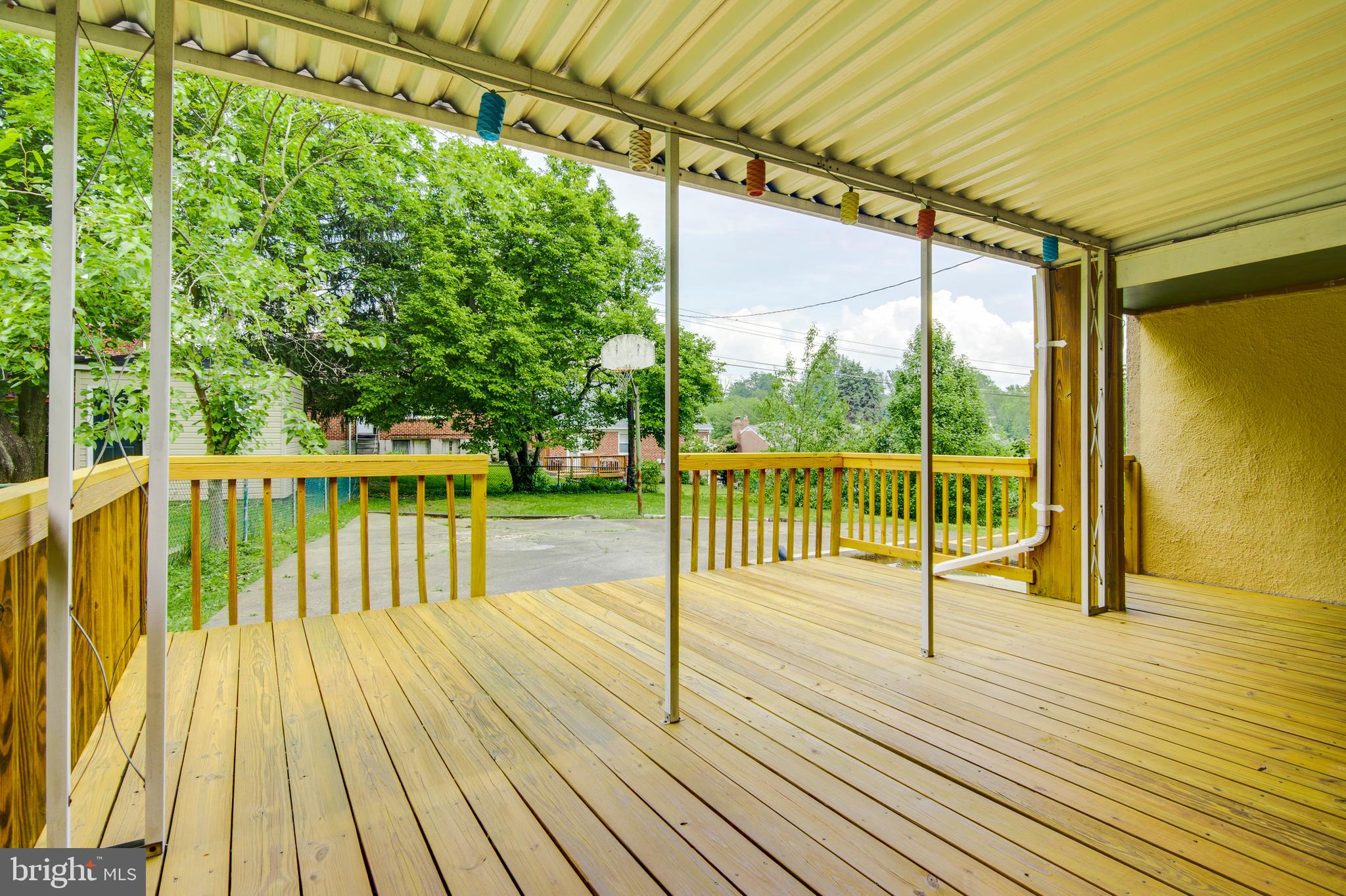 409 Waveland Road Baltimore, MD 21228 - Photo 35 of 38 Deck is in excellent shape!