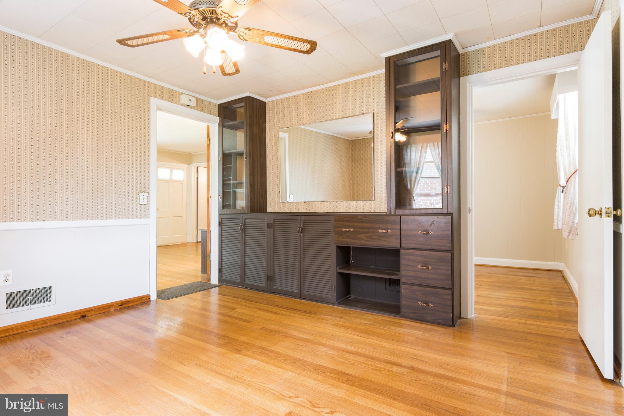 409 Waveland Road Baltimore, MD 21228 - Photo 9 of 38