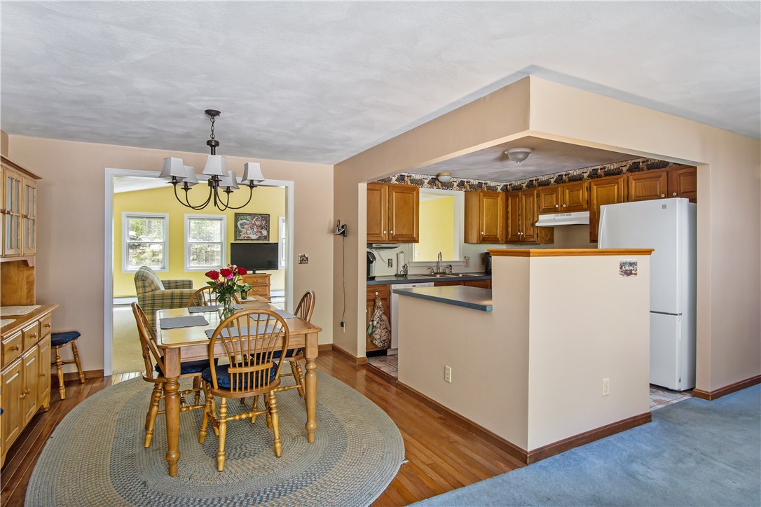 54 Ridgewood Road Cranston, RI 02921 - Photo 6 of 22 Gallery Image 6