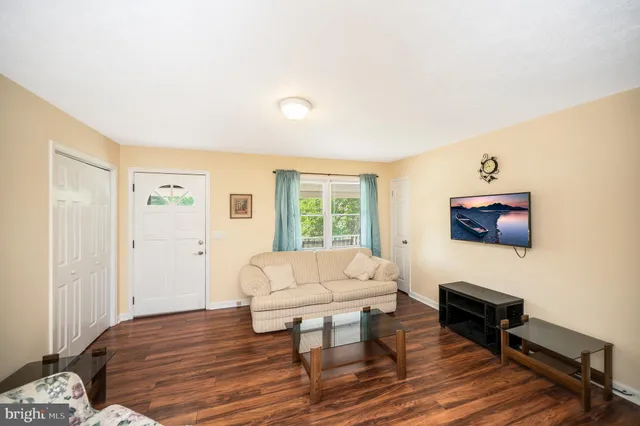 $369,900 | 1406 Lakeview Parkway, Locust Grove, VA 22508