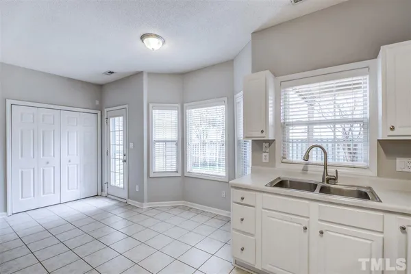 $1,925 | 121 Danesway Drive, Holly Springs, NC 27540