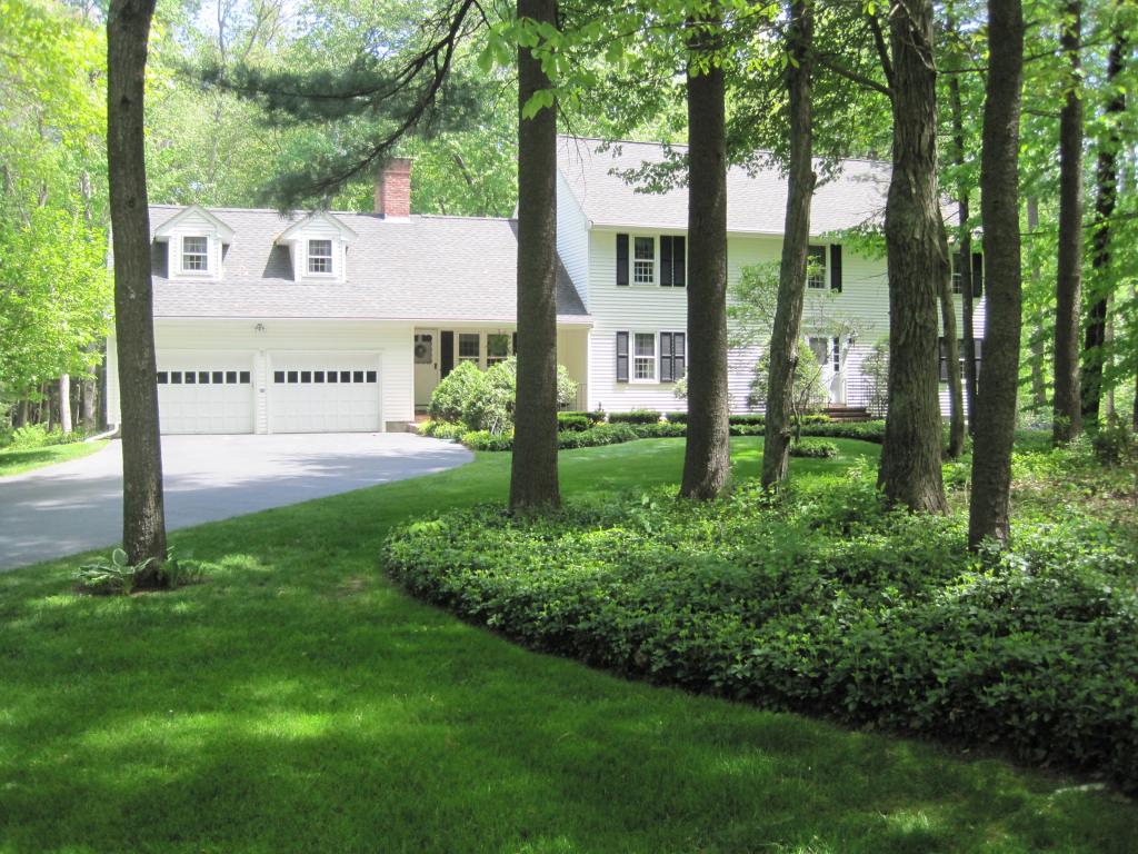 11 Oak Ridge Road Kensington, NH 03833 - Photo 2 of 33