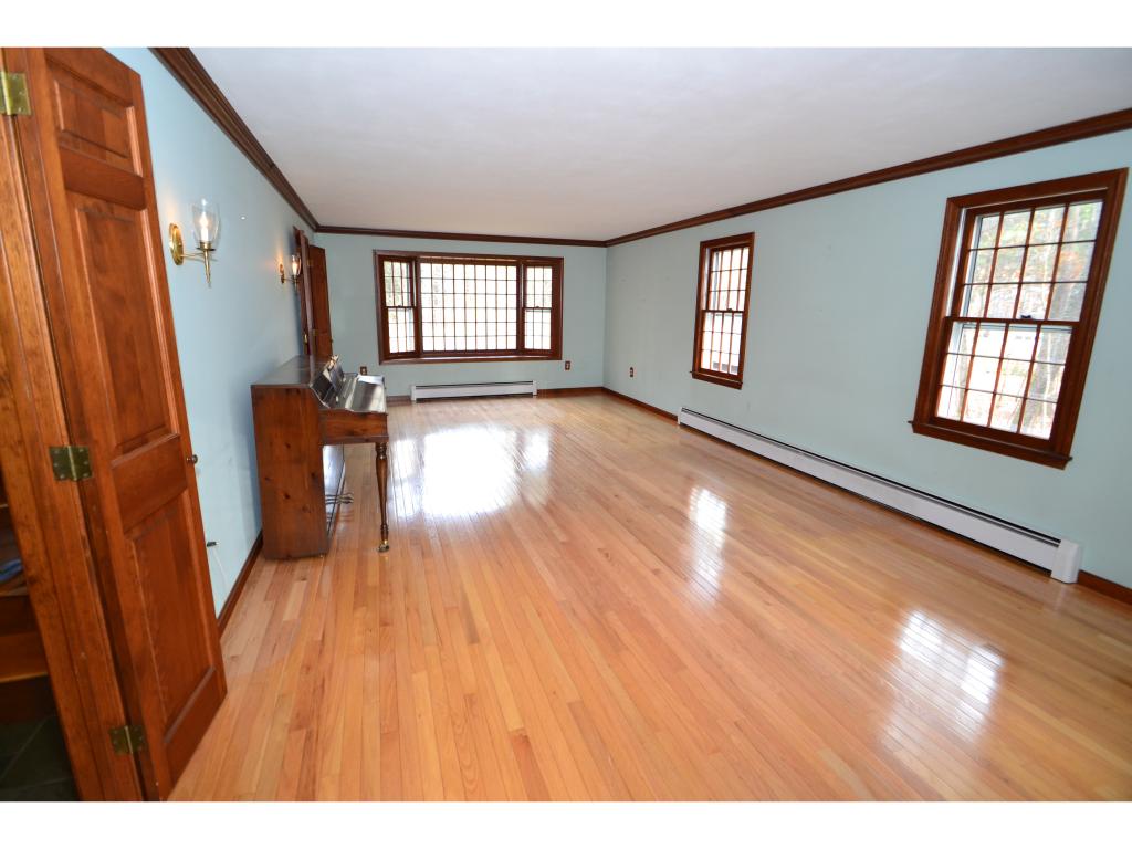 11 Oak Ridge Road Kensington, NH 03833 - Photo 5 of 33