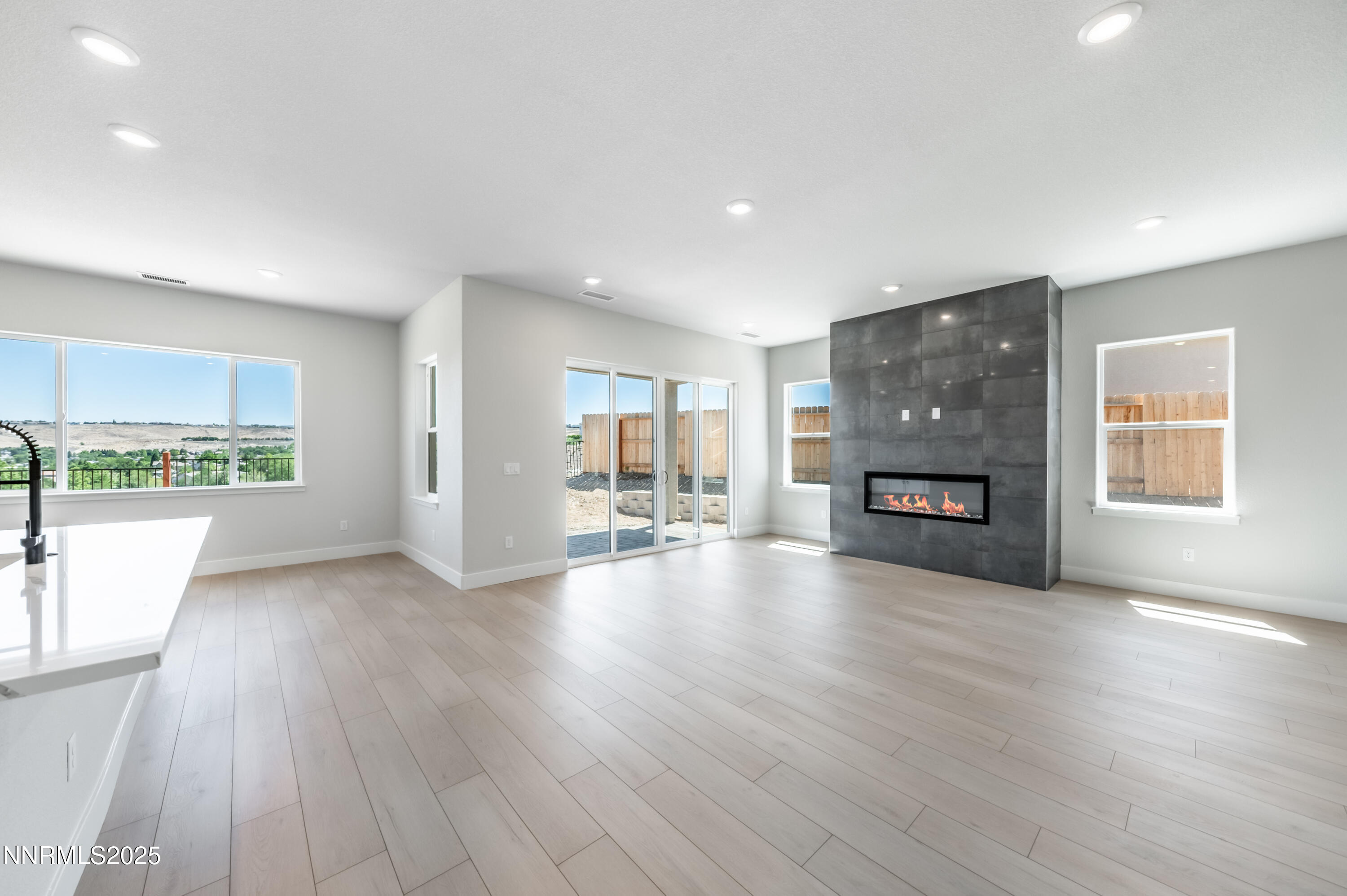 1357 Silver View Circle Sparks, NV 89436 - Photo 8 of 44 S-1021