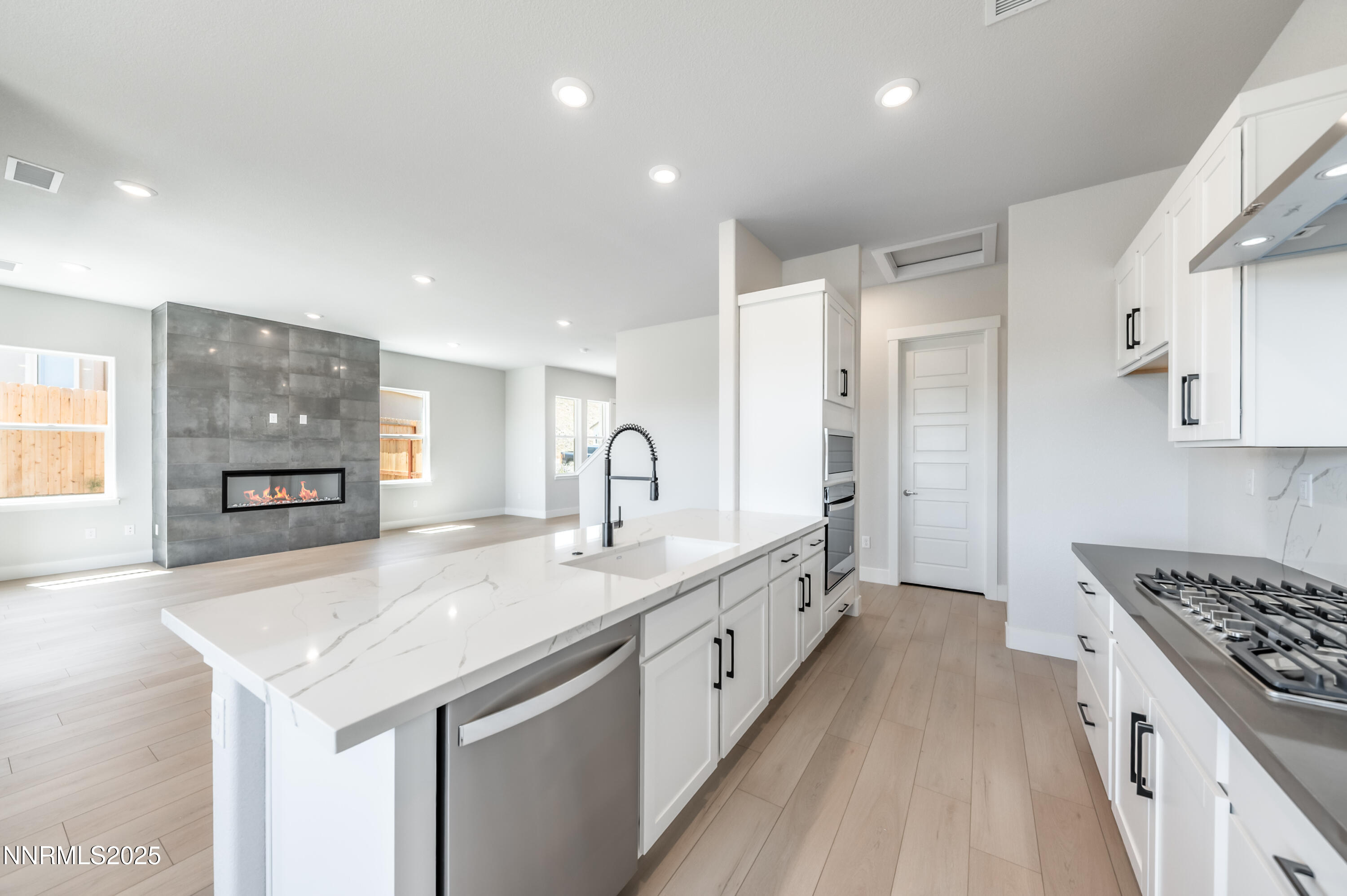 1357 Silver View Circle Sparks, NV 89436 - Photo 9 of 44 S-1027