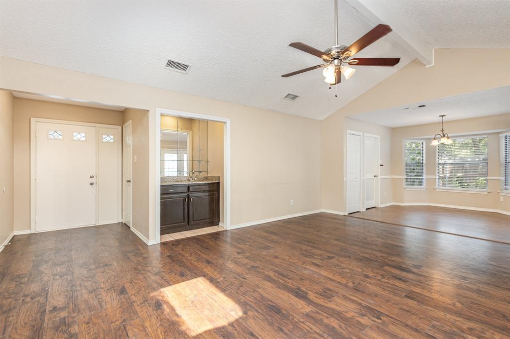 4416 Rising Sun Court Arlington, TX 76017 - Photo 4 of 21 Living room and dining area combo