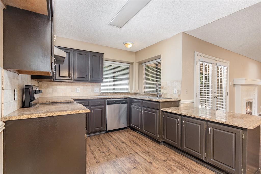 4416 Rising Sun Court Arlington, TX 76017 - Photo 9 of 21