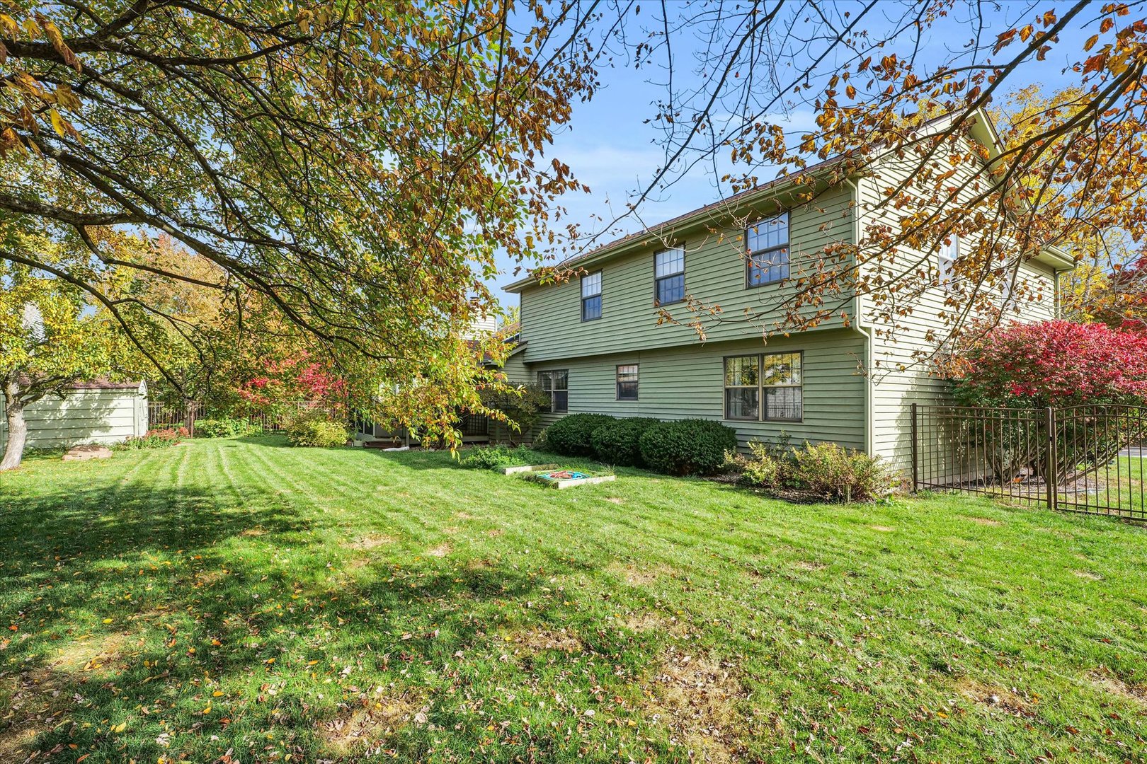 2011 O Donnell Drive Champaign, IL 61821 - Photo 39 of 43 a view of a house with a yard