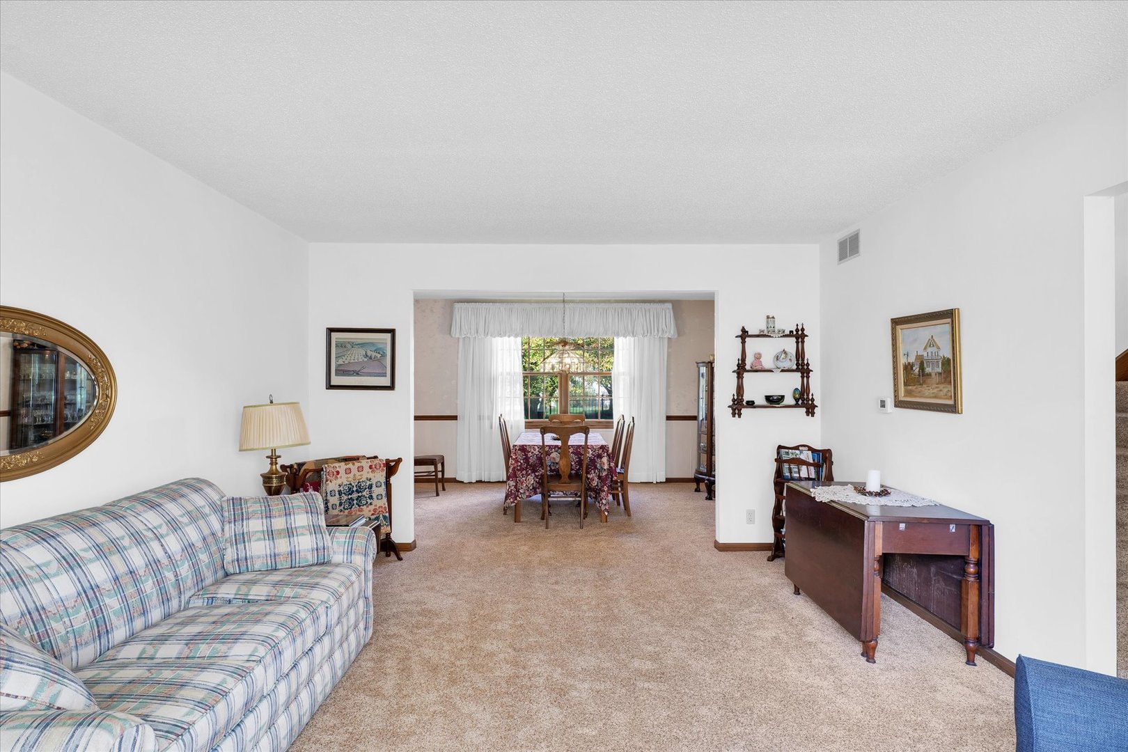 2011 O Donnell Drive Champaign, IL 61821 - Photo 8 of 43 a living room with furniture and a window
