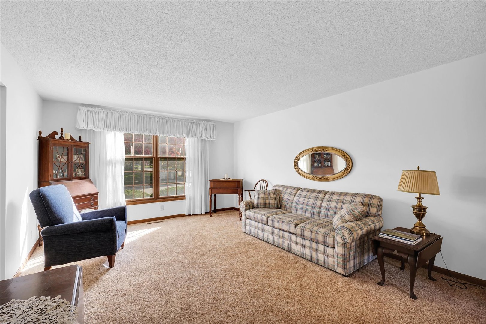 2011 O Donnell Drive Champaign, IL 61821 - Photo 10 of 43 a living room with furniture and a window