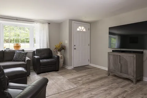 $550,000 | 50 Spring Street, Plympton, MA 02367