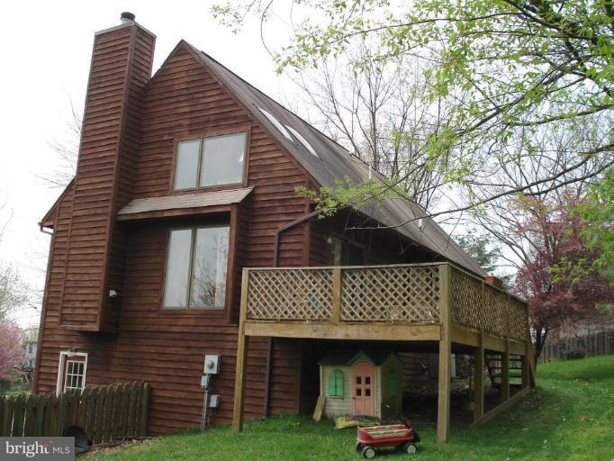 6954 Fox Chase Road New Market, MD 21774 - Photo 4 of 15 Side of House