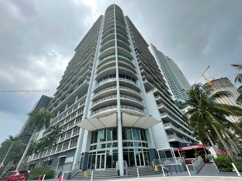 a view of a multi story building