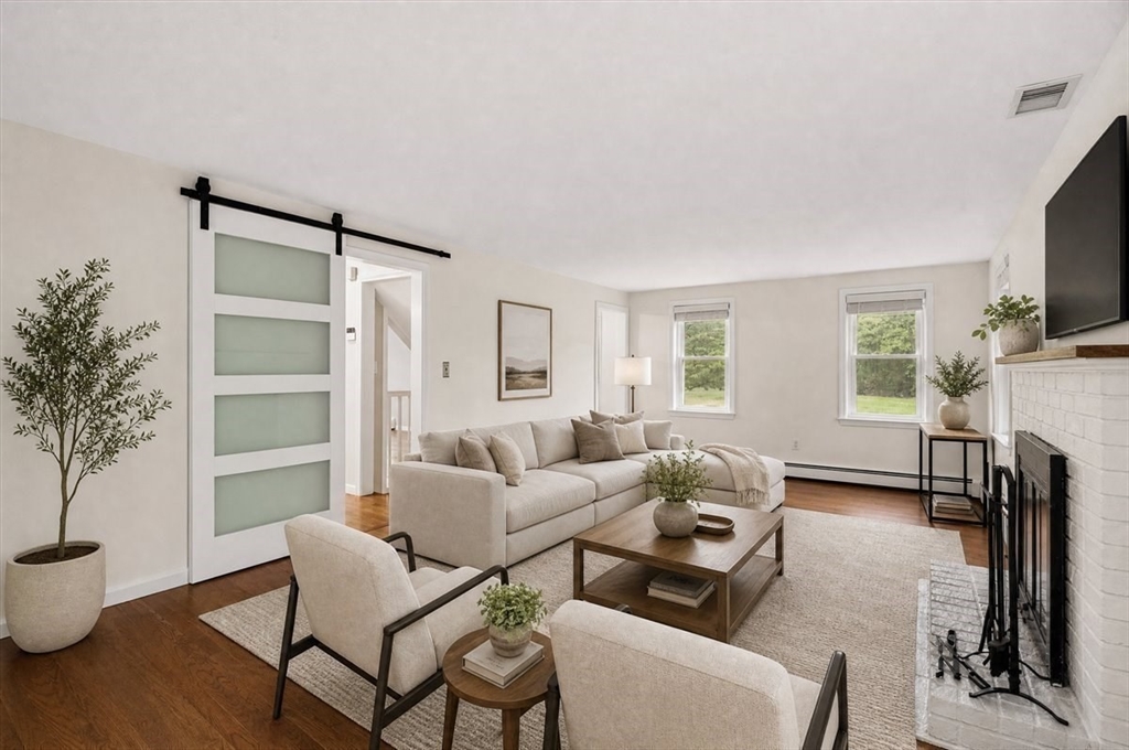 9 Robinhood Road Tyngsborough, MA 01879 - Photo 14 of 41