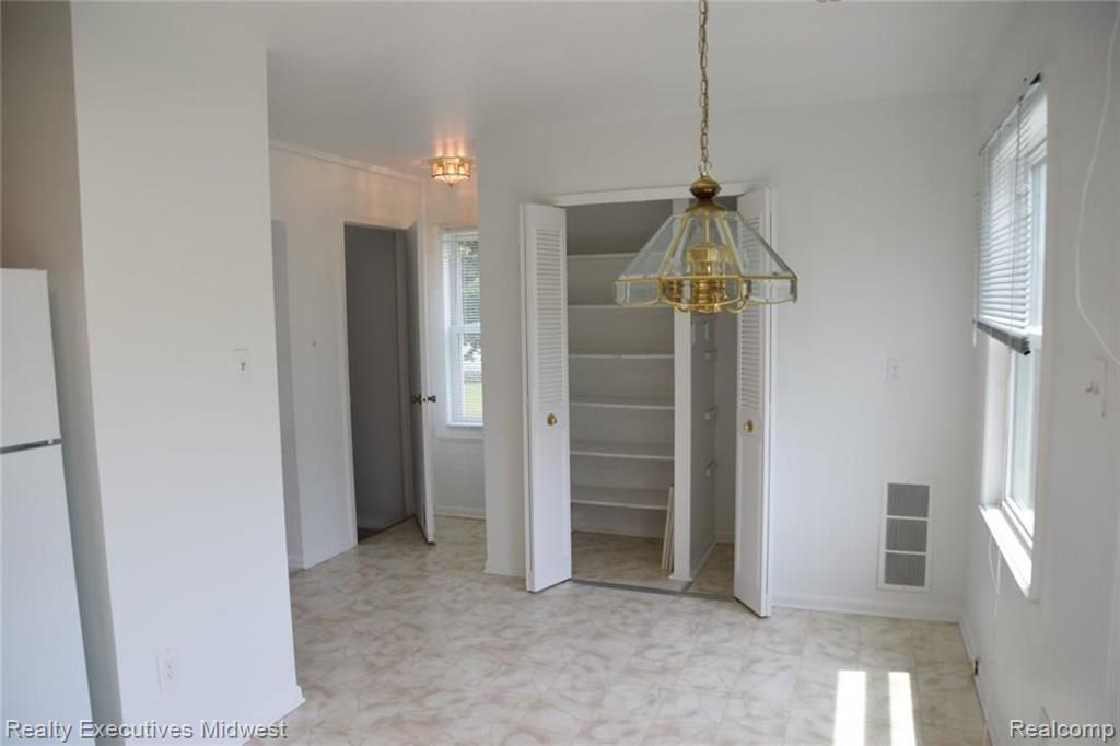 1215 Miniature Court Rochester, MI 48307 - Photo 29 of 41 Gallery Image 29