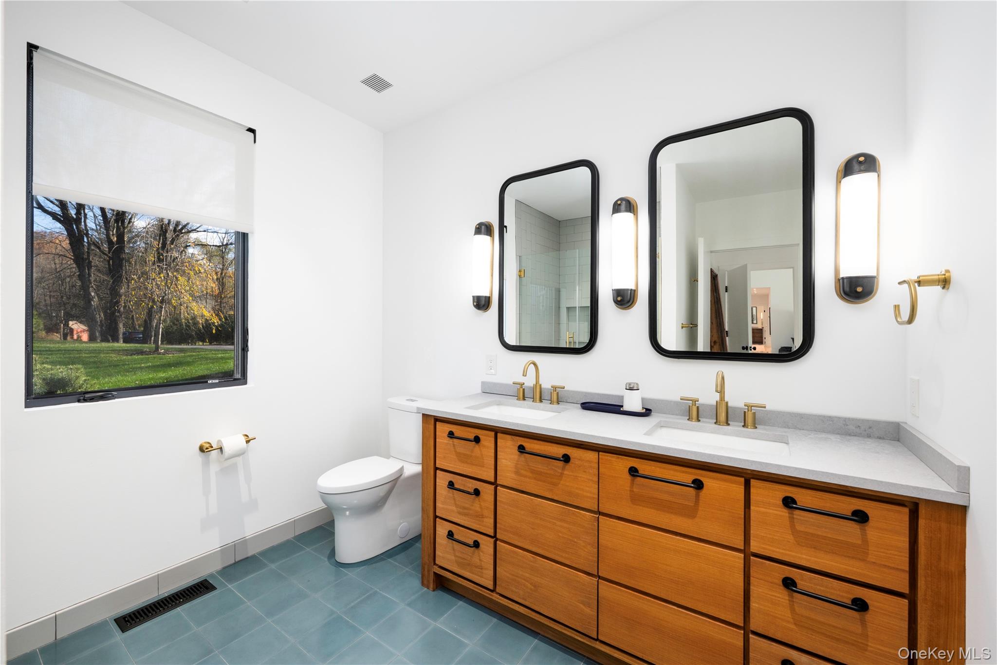 67 Dean Road Carmel, NY 10512 - Photo 19 of 29 Primary Bath with double vanity.